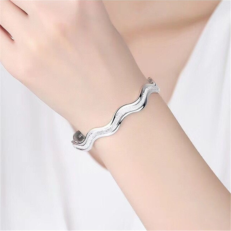 Brazalete abierto de lujo, pulsera de ondulación de agua entretejida de amor